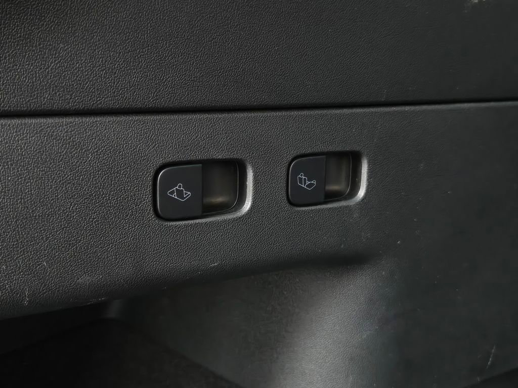 Used 2023 Tesla Model Y Long Range image 25