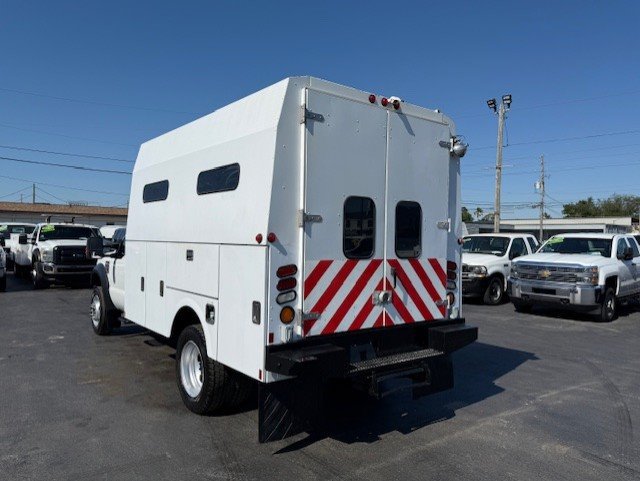 Used 2009 Ford F550 2WD Regular Cab Super Duty image 7