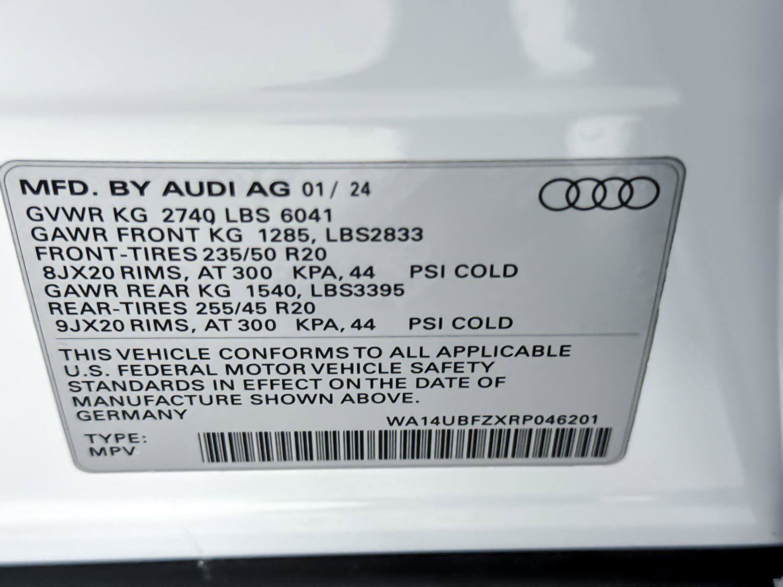 Certified 2024 Audi Q4 e-tron Prestige image 28