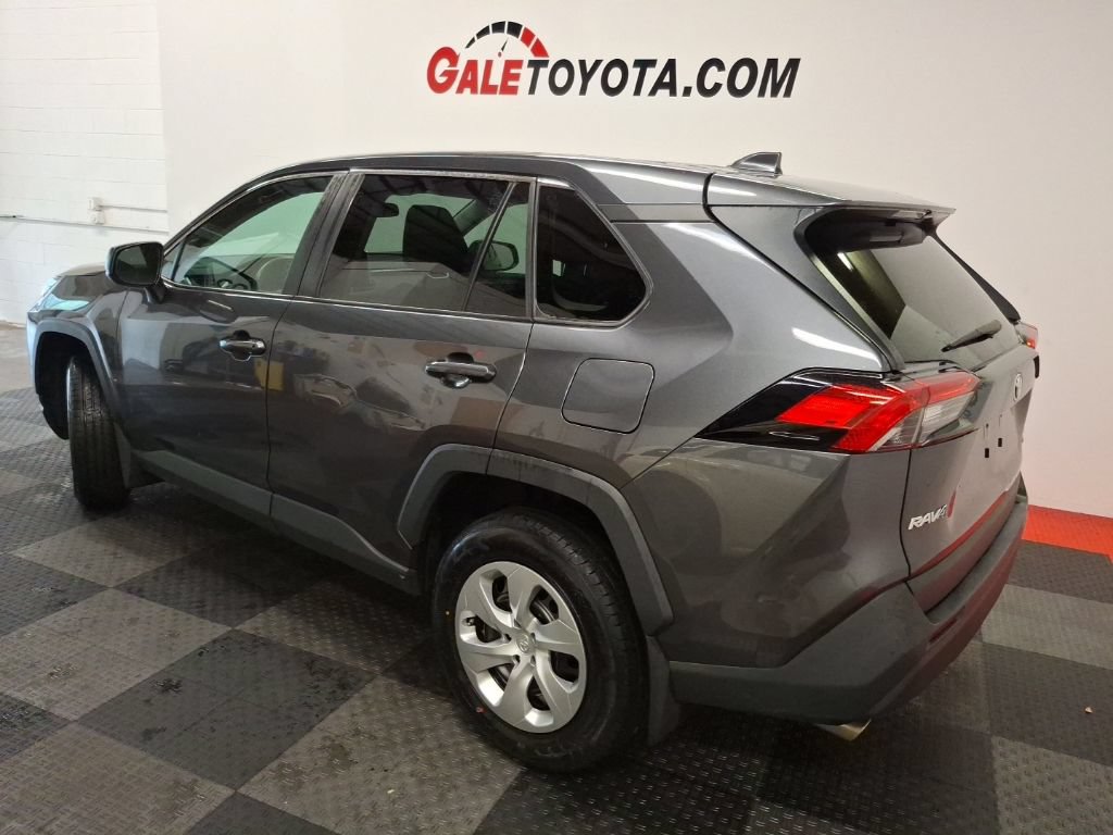 Used 2023 Toyota RAV4 LE AWD/4WD image 10