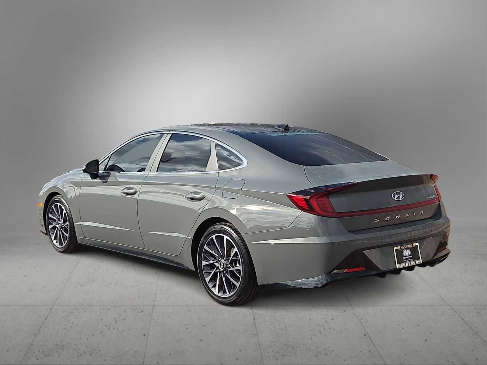 Used 2021 Hyundai Sonata Limited w/ Preferred Accessory Package image 6