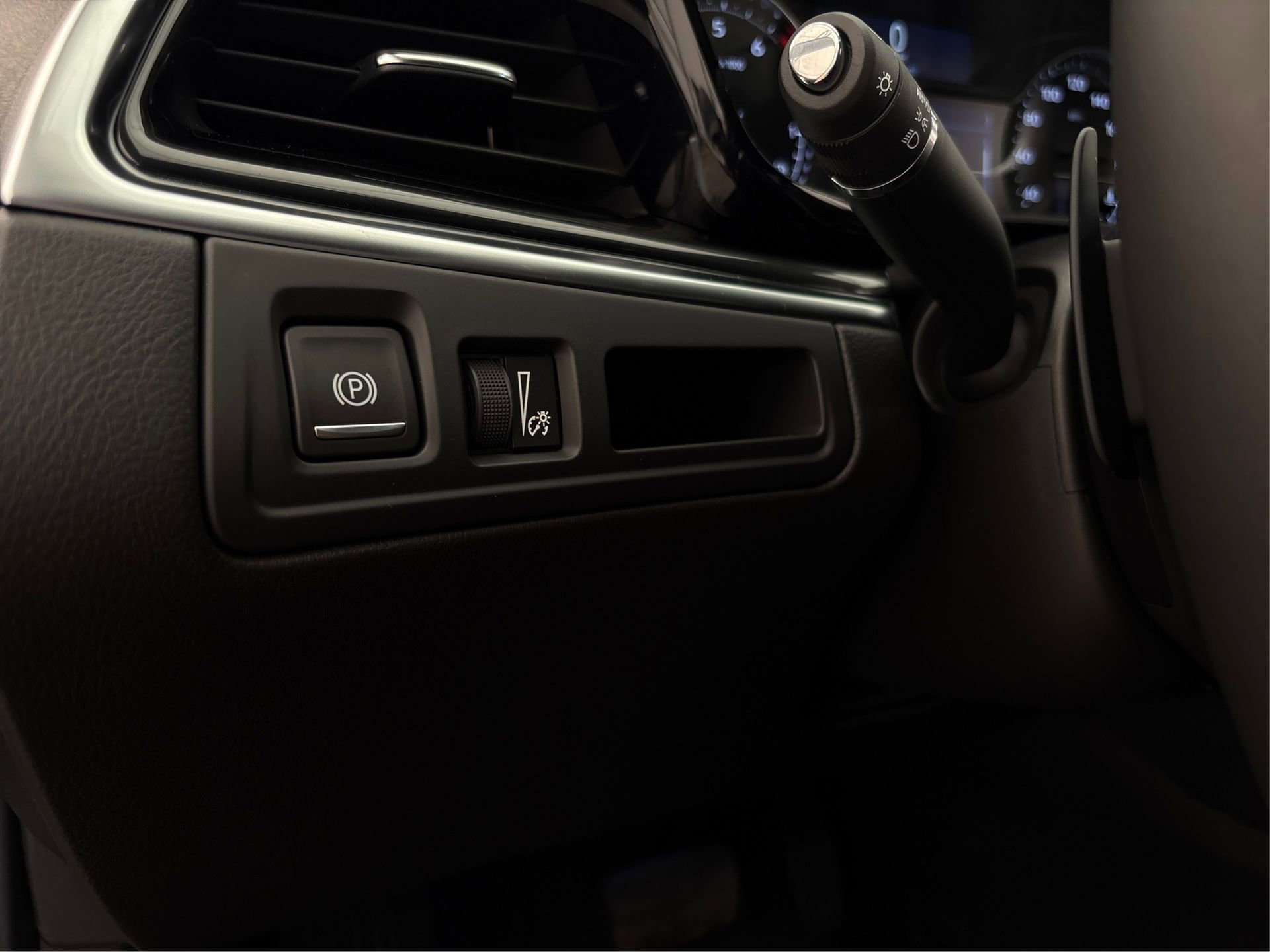 New 2025 Cadillac XT6 Luxury image 20