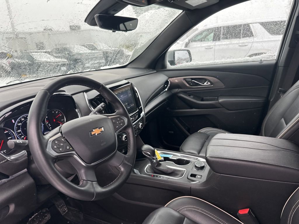 Used 2023 Chevrolet Traverse Premier image 17