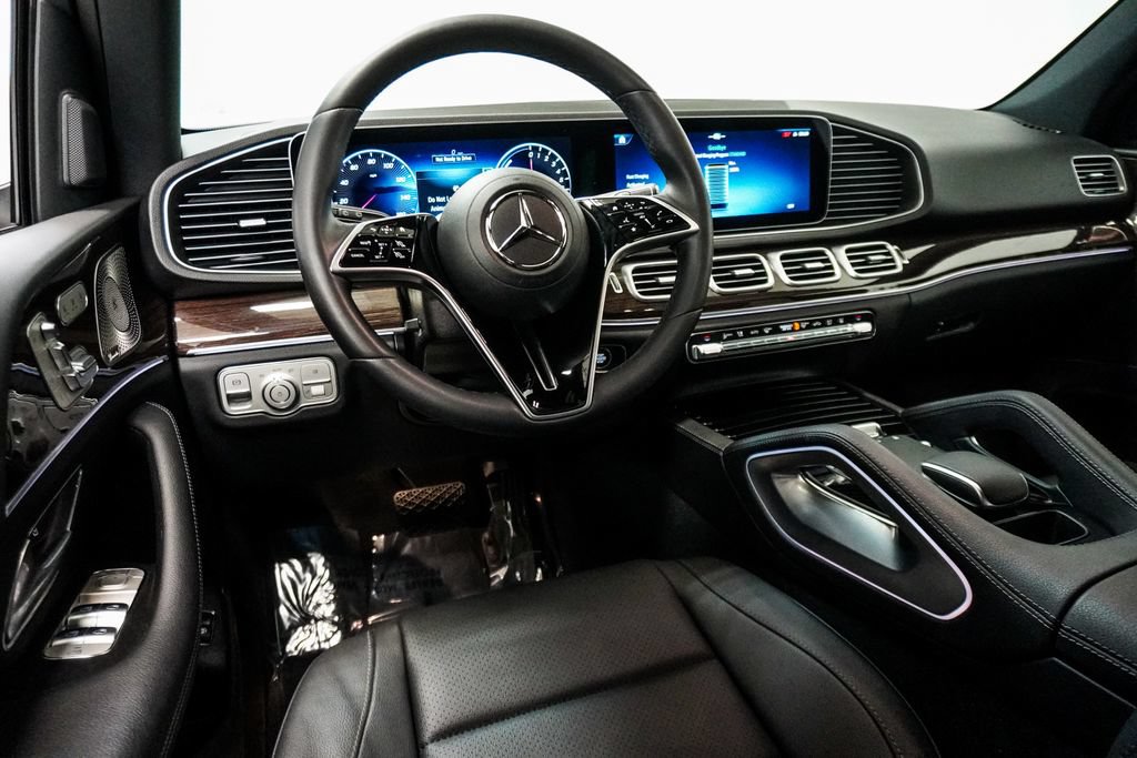 Used 2025 Mercedes-Benz GLE 450e 4MATIC image 13