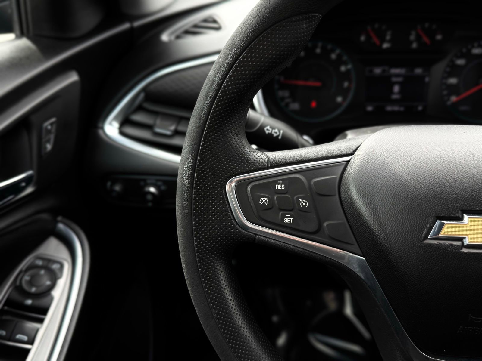 Used 2021 Chevrolet Malibu LT image 33