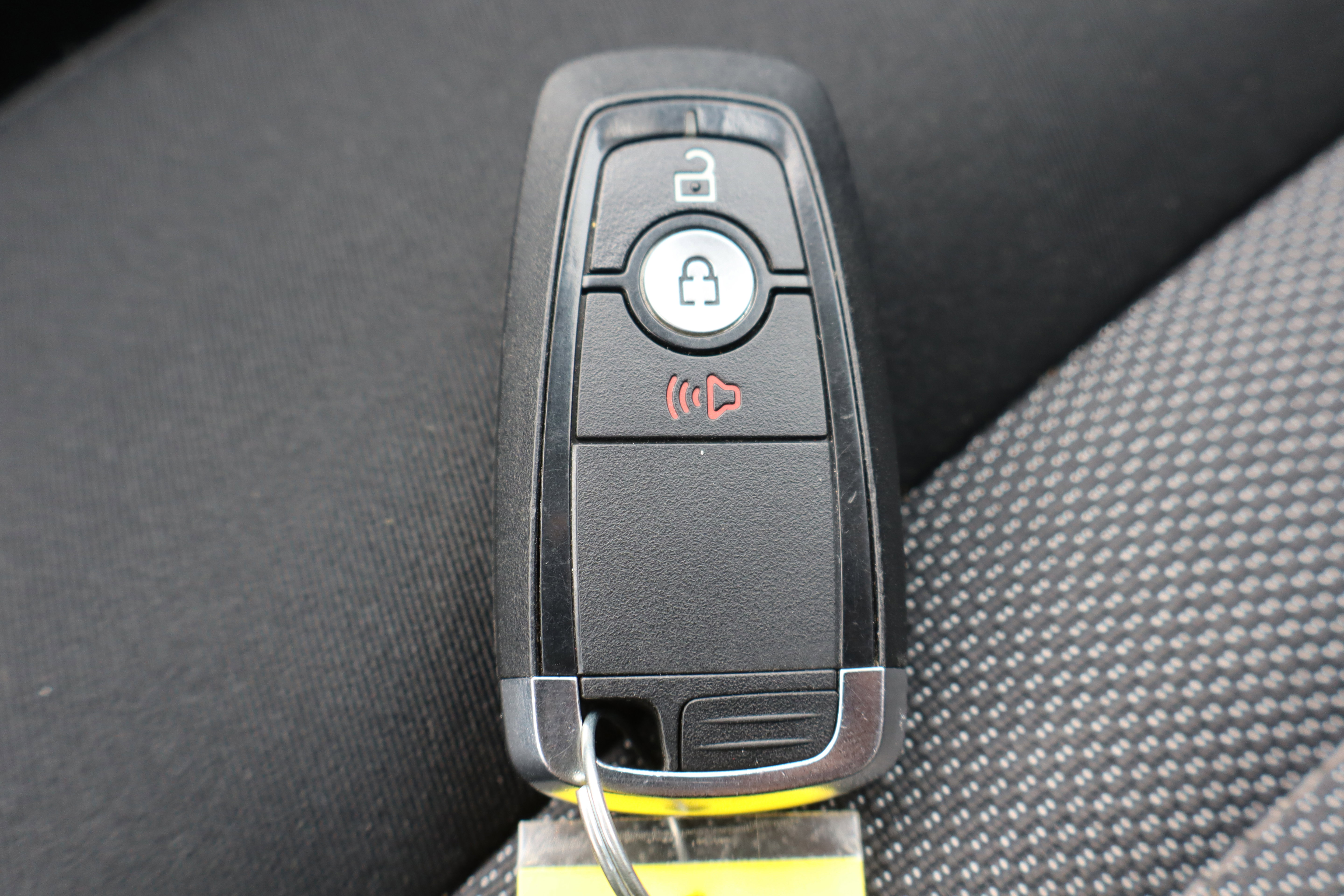 Used 2023 Ford Edge SE image 25