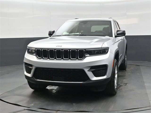 New 2025 Jeep Grand Cherokee Laredo image 8