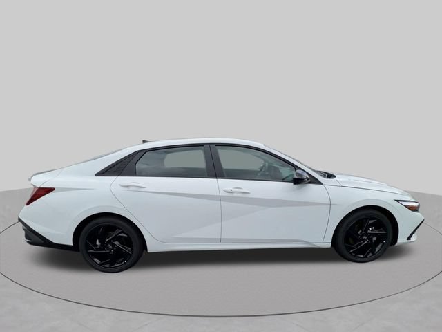 New 2026 Hyundai Elantra SEL Sport FWD image 11