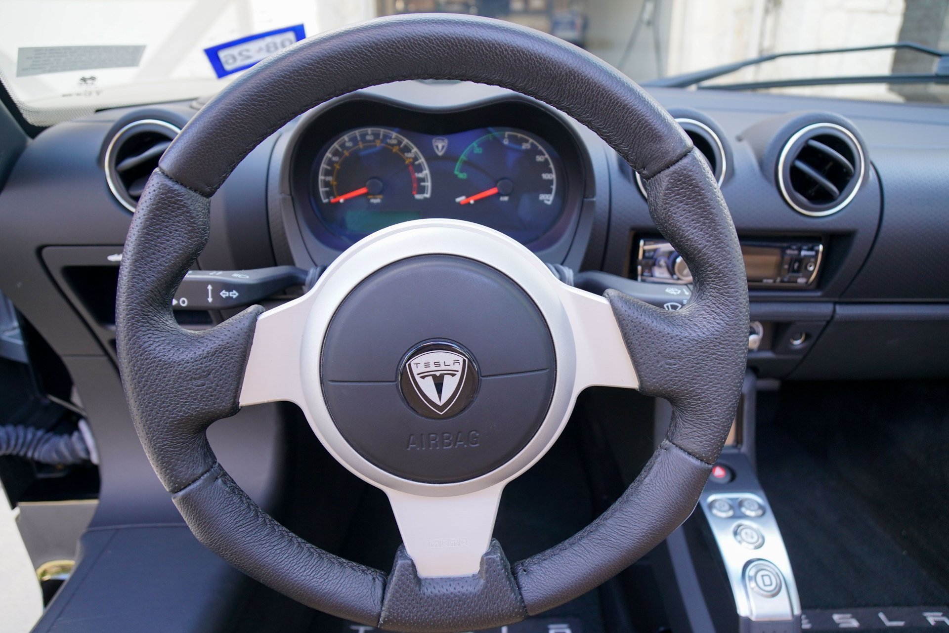 Used 2010 Tesla Roadster RWD image 5