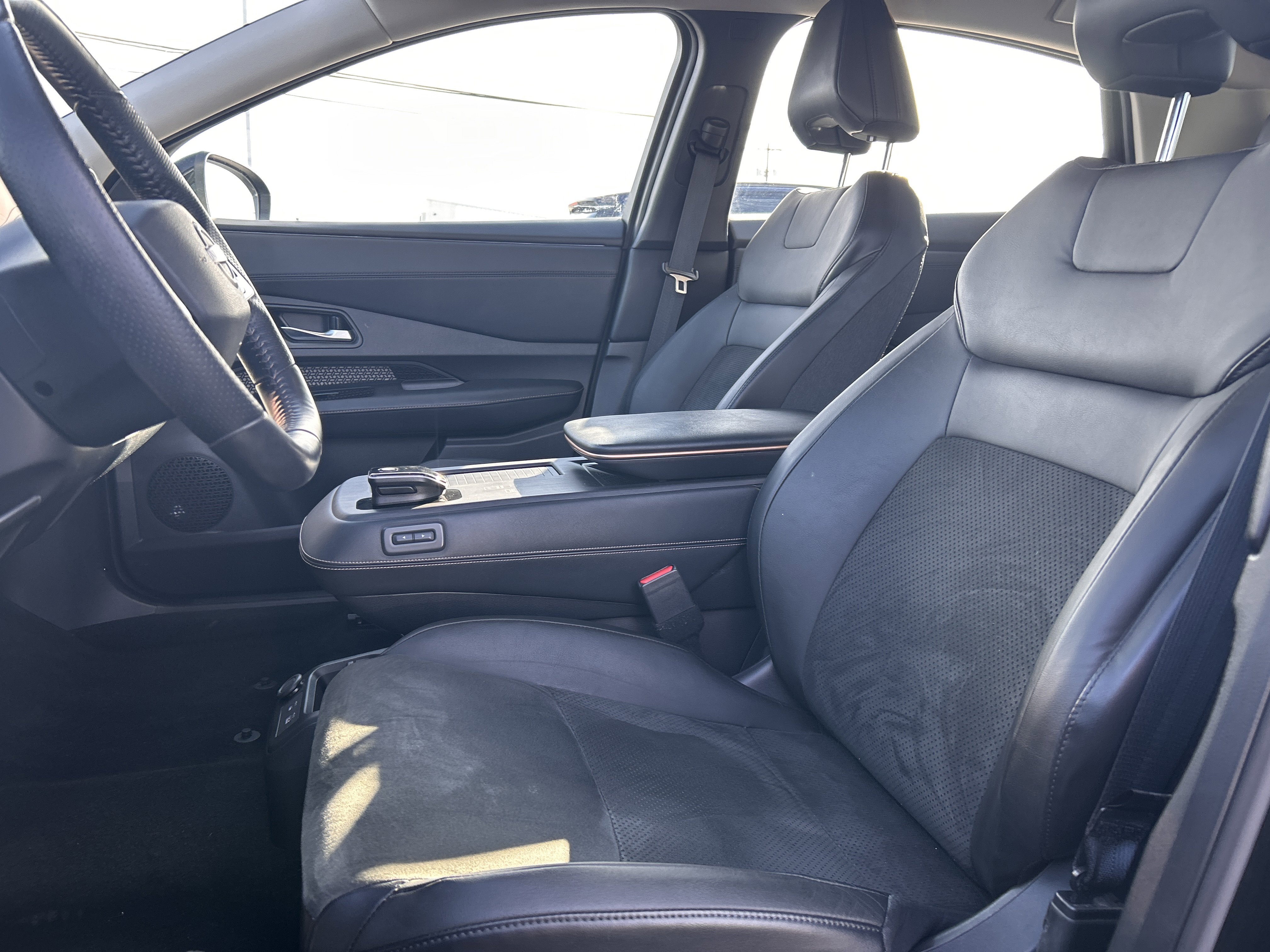 Used 2023 Nissan Ariya FWD image 22