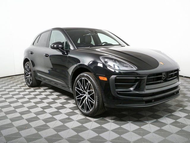 Certified 2023 Porsche Macan Turbo image 28
