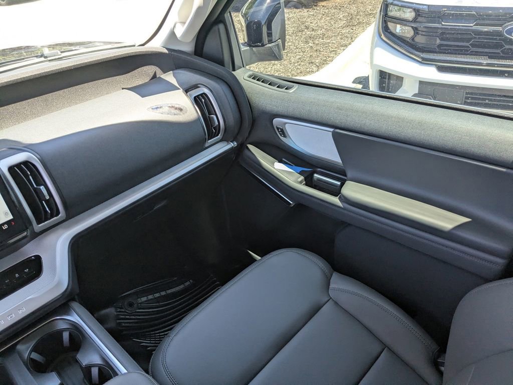 New 2026 Ford Expedition Active RWD image 21