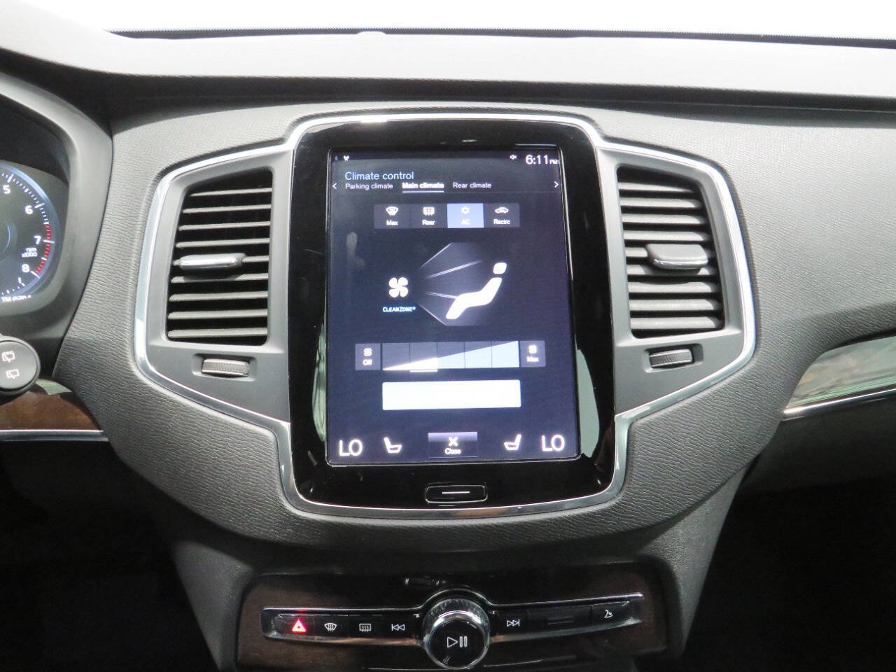 Used 2019 Volvo XC90 T6 Momentum w/ Protection Package Premier image 24