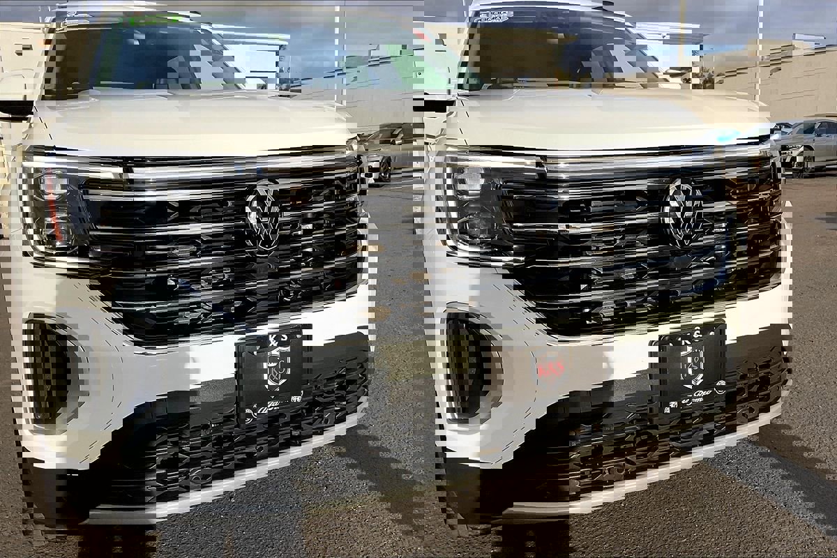 Used 2024 Volkswagen Atlas SE image 31