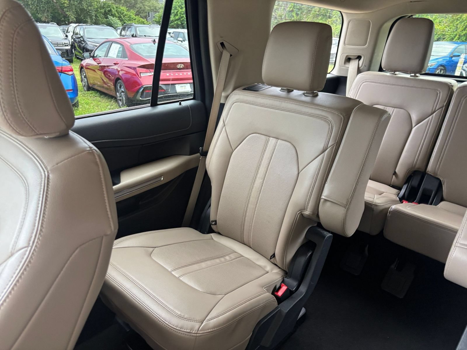 Used 2024 Ford Expedition Limited RWD image 43