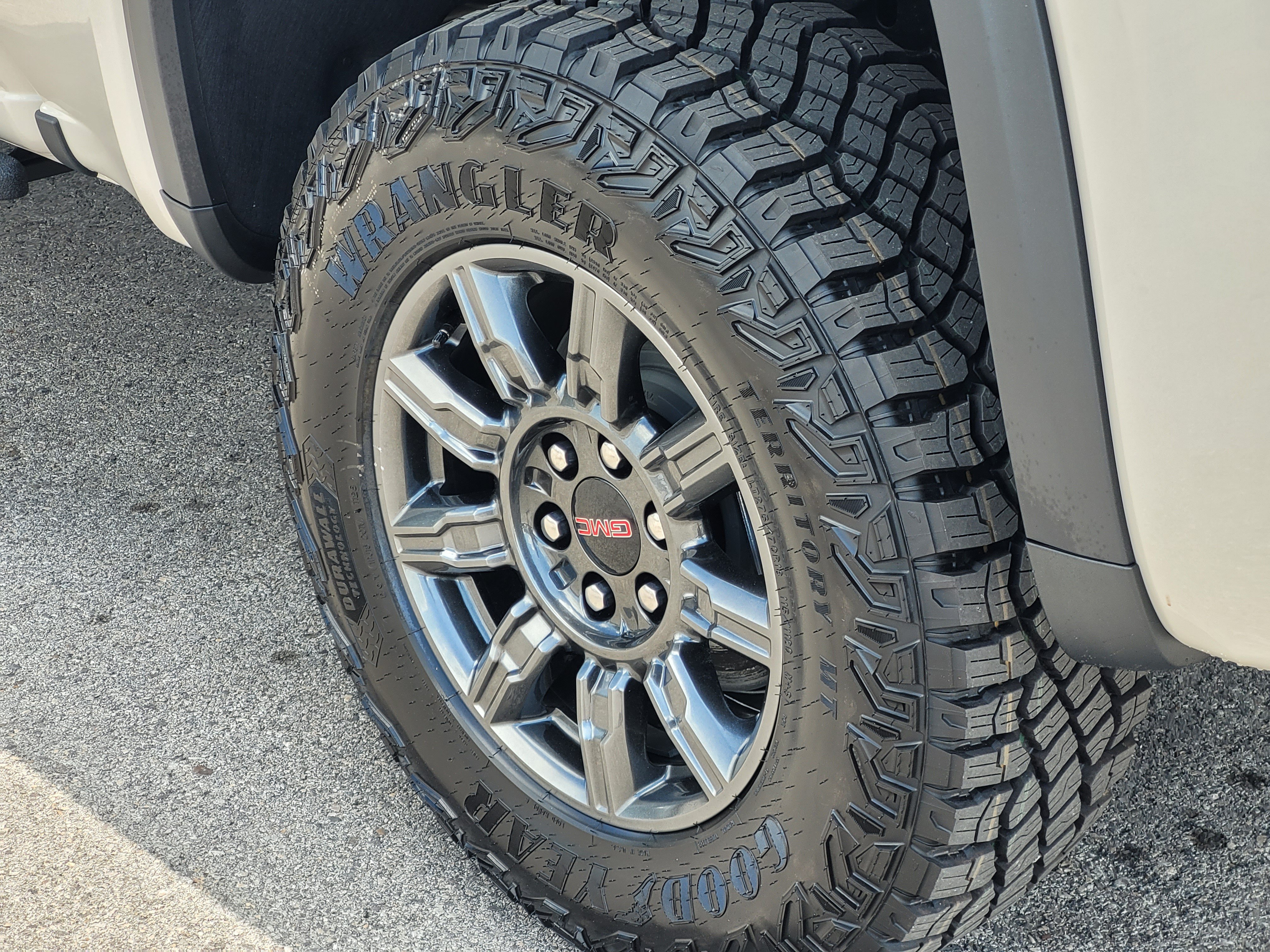 New 2026 GMC Sierra 1500 AT4X w/ LPO, Black Badging Package AWD/4WD image 7