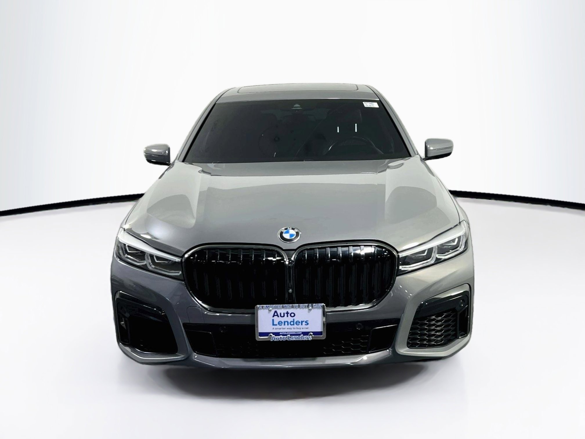 Used 2021 BMW 750i xDrive w/ Executive Package image 2