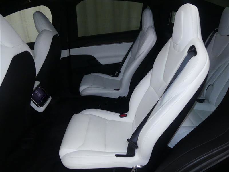 Used 2022 Tesla Model X image 4
