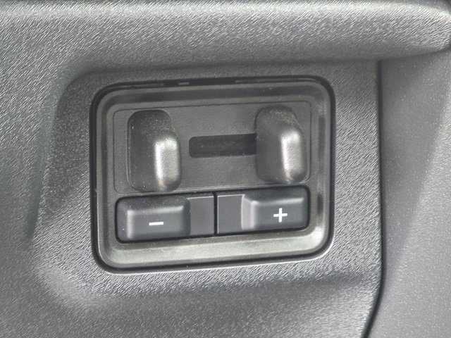 Used 2025 Ford Expedition Active image 17