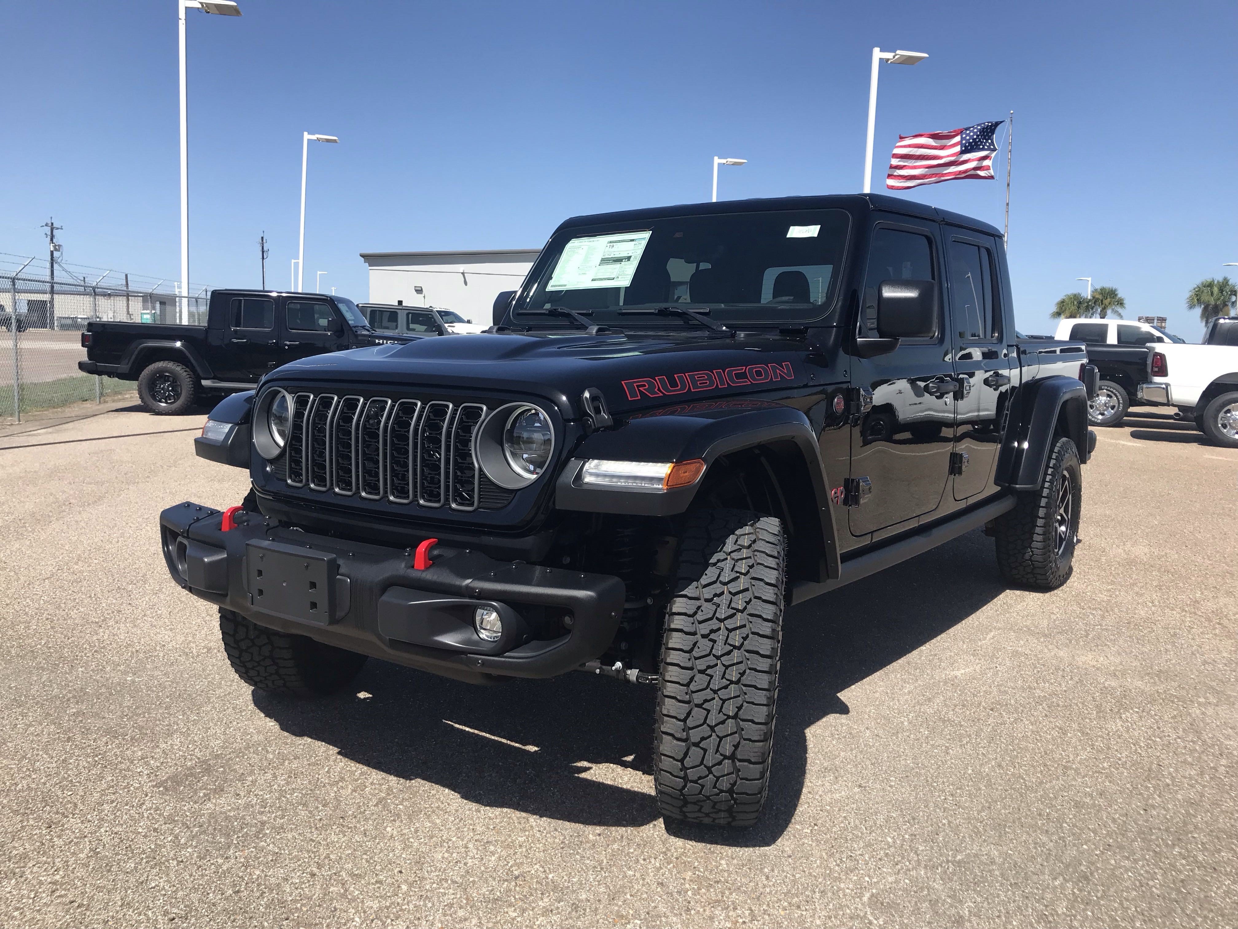 Used 2025 Jeep Gladiator Rubicon AWD/4WD image 3