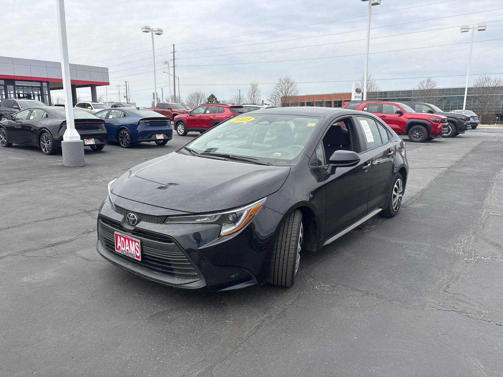 Used 2023 Toyota Corolla LE FWD image 3