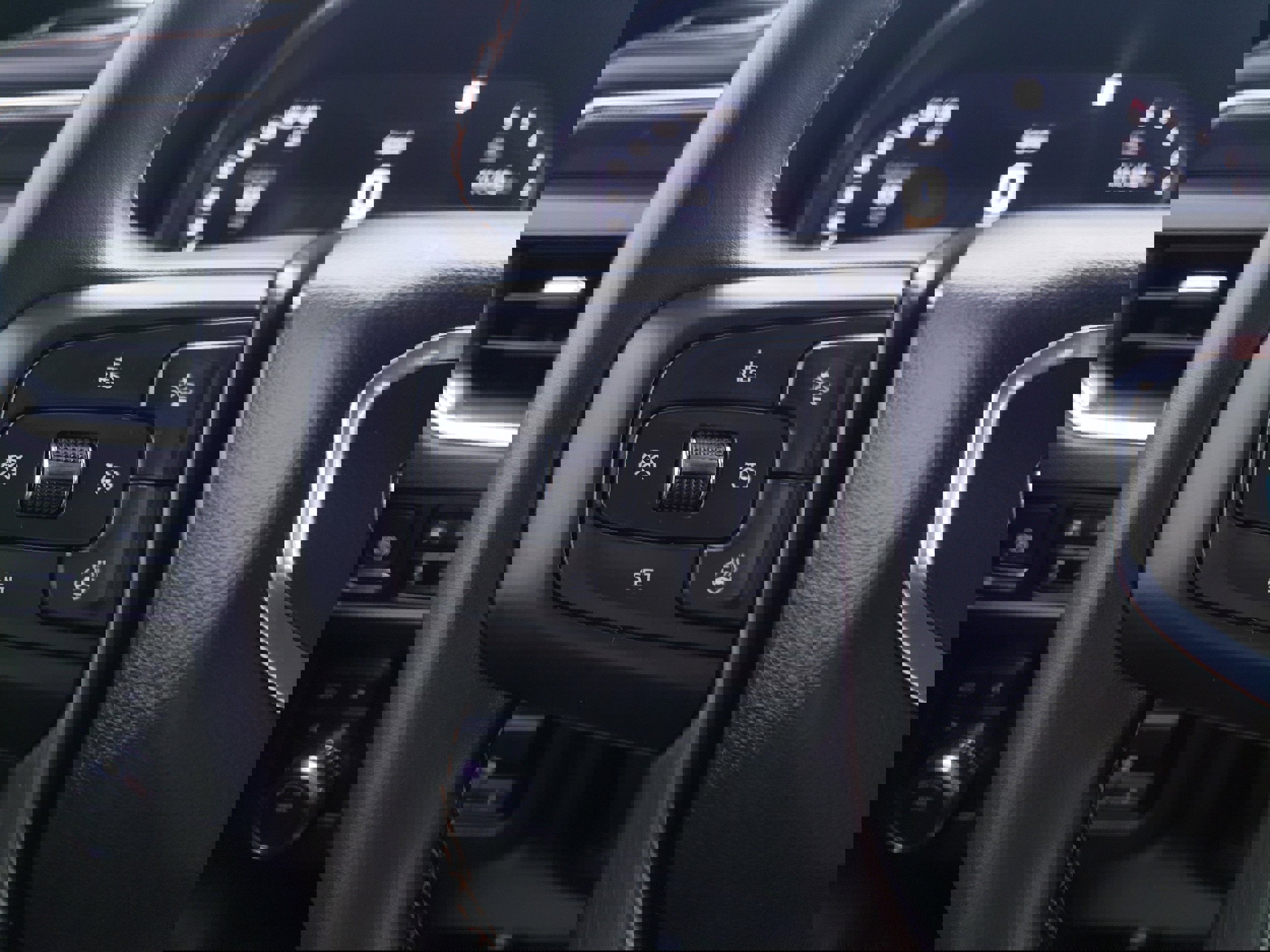 Used 2024 GMC Yukon AT4 w/ Technology Package image 37