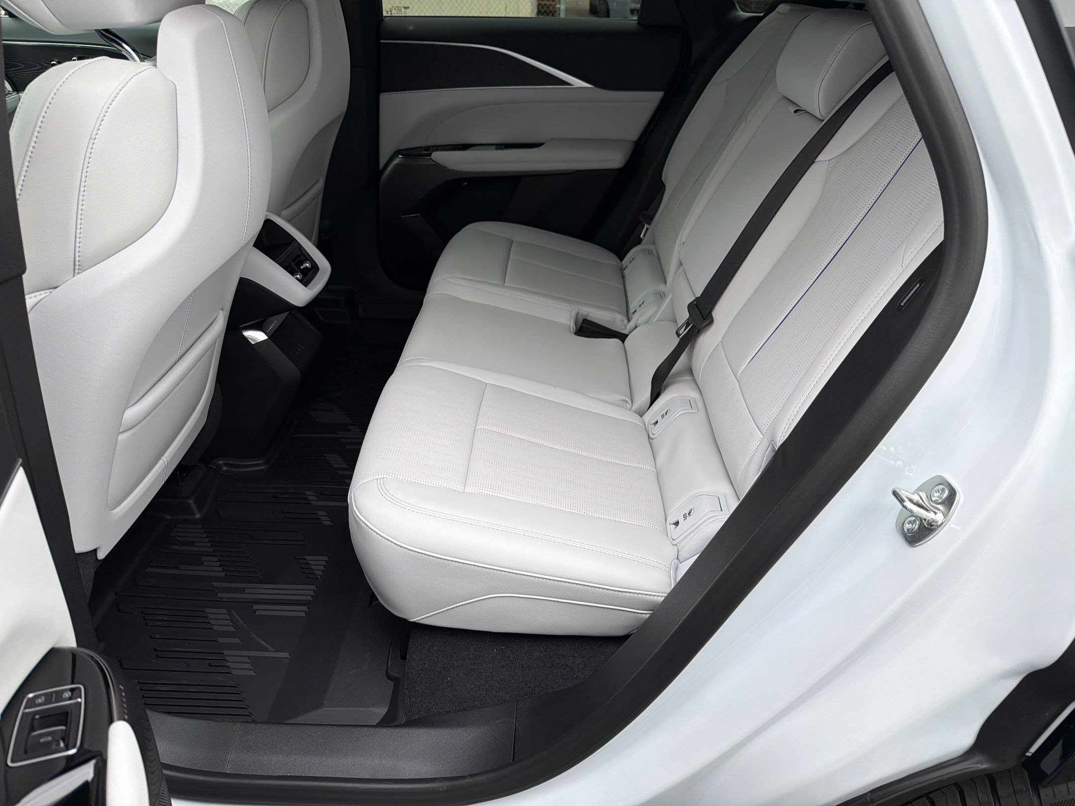 New 2026 Cadillac Lyriq Sport w/ LPO, Floor Liner Package RWD image 23