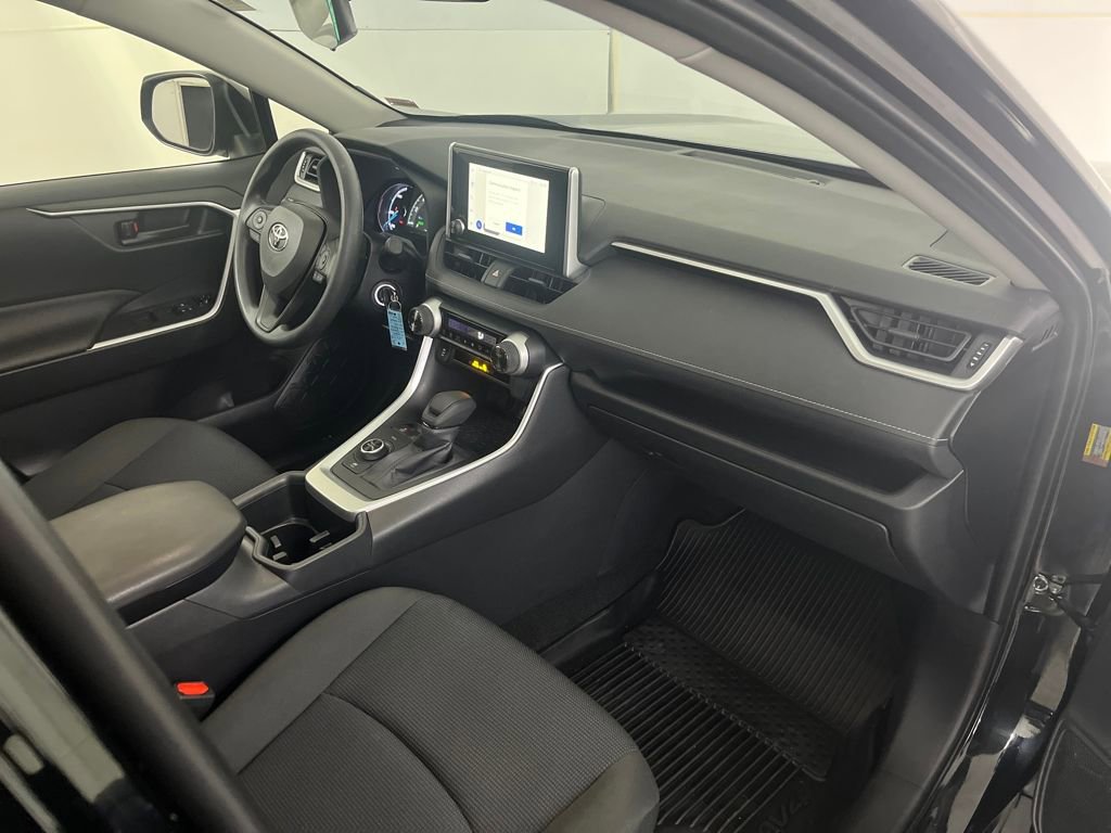 Used 2025 Toyota RAV4 LE image 23