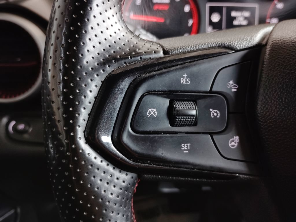Used 2024 Chevrolet Trax RS FWD image 27