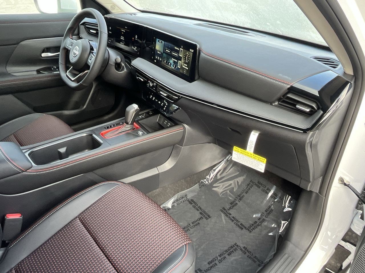 New 2025 Nissan Kicks SR FWD image 40