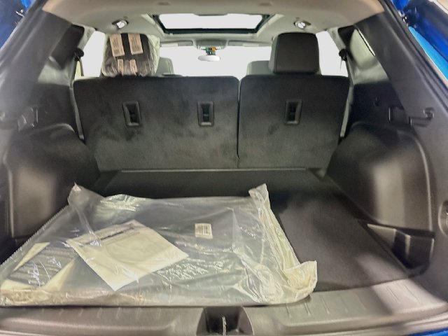 New 2026 Chevrolet Blazer LT w/ LPO, Black Grille Bar Package FWD image 23