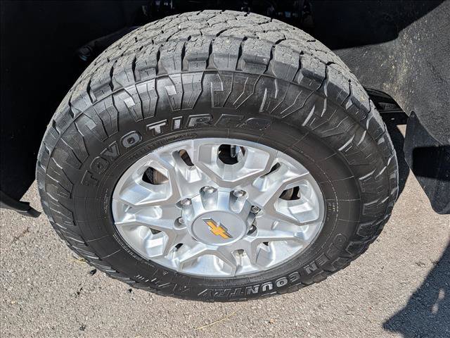 Used 2024 Chevrolet Silverado 3500 LT AWD/4WD image 9