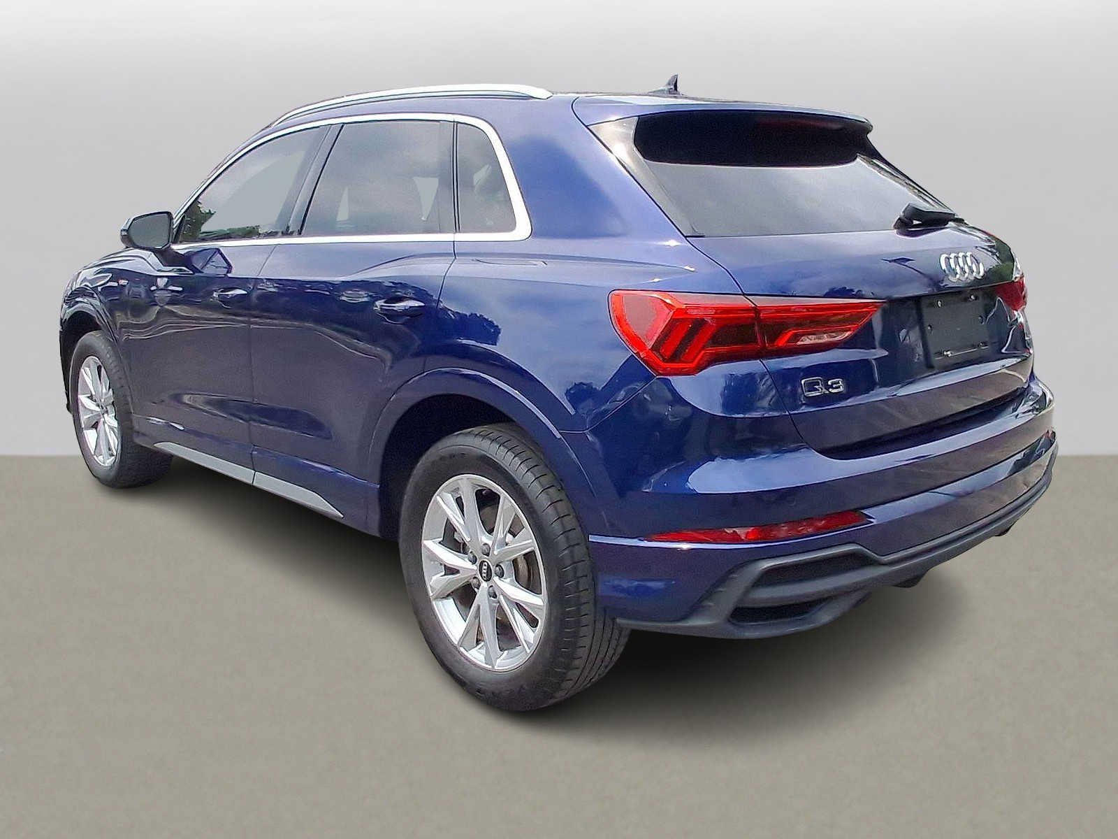 Certified 2023 Audi Q3 2.0T Premium Plus w/ Premium Plus Package AWD/4WD image 28