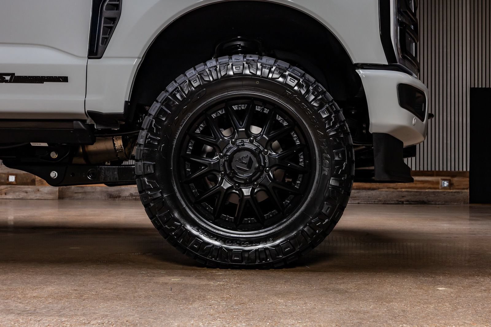 Used 2026 Ford F350 Platinum w/ FX4 Off-Road Package AWD/4WD image 12