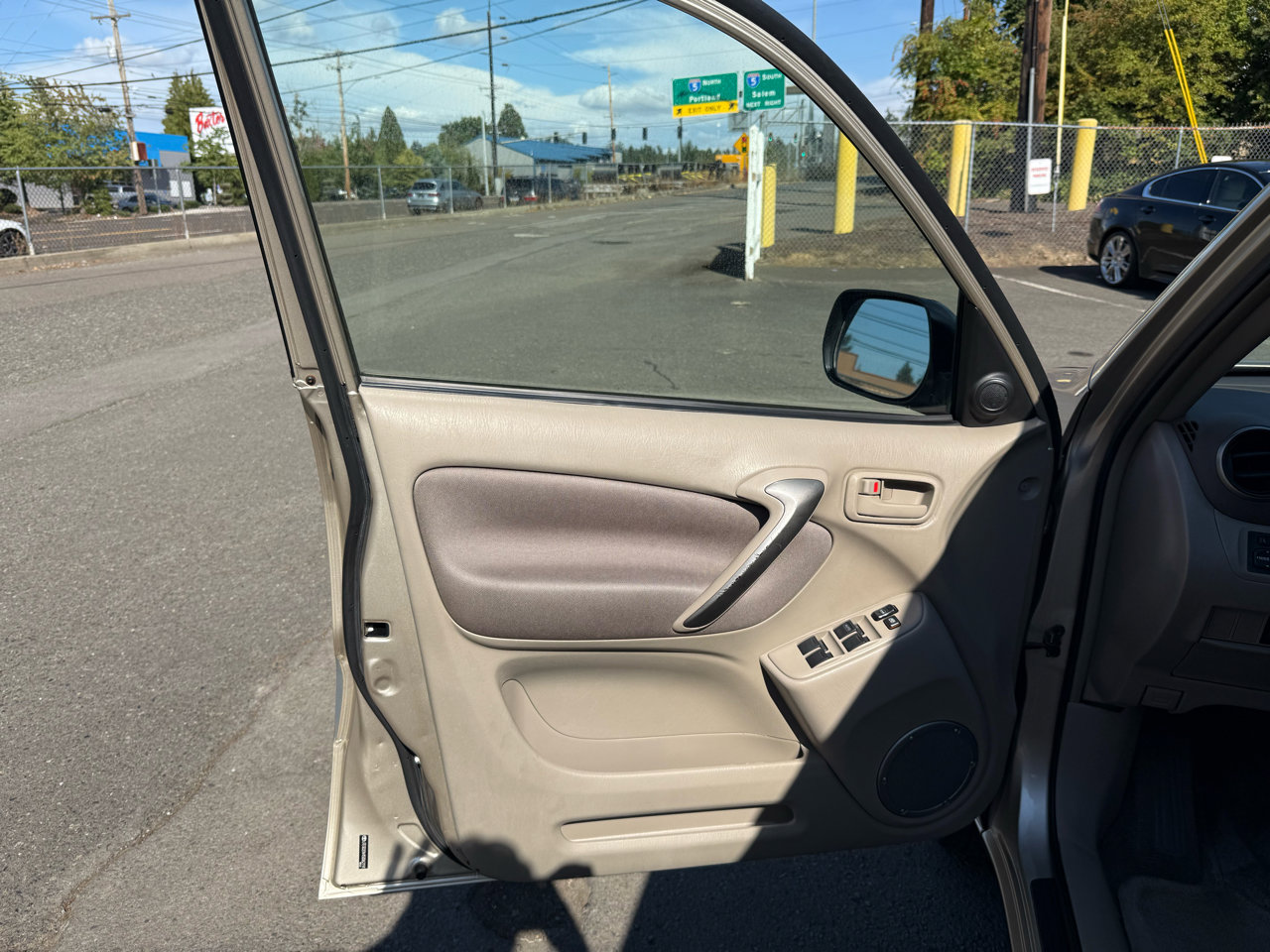 Used 2005 Toyota RAV4 2WD image 10