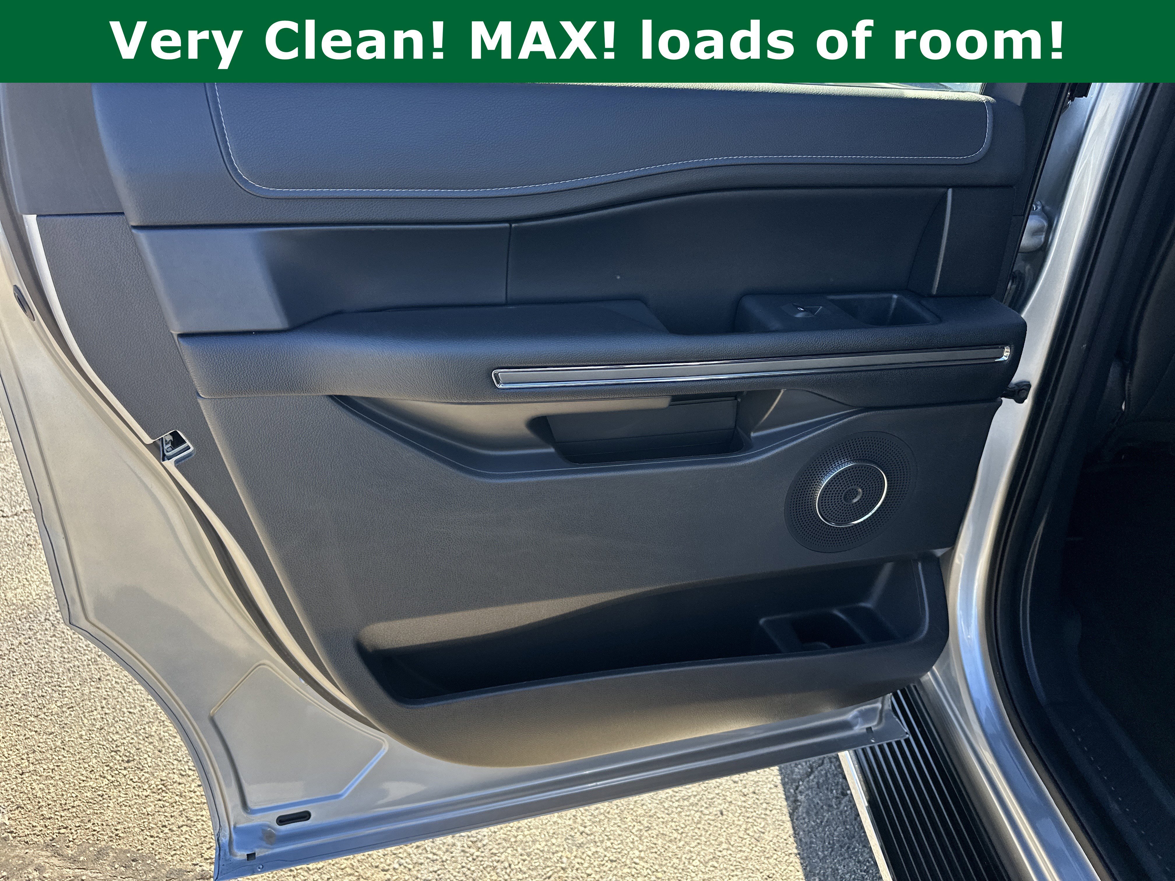 Used 2023 Ford Expedition Max XLT image 25