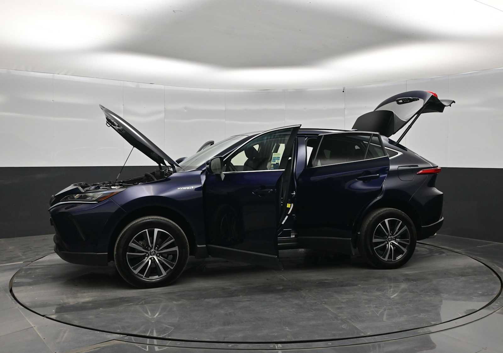 Used 2021 Toyota Venza LE AWD/4WD image 45