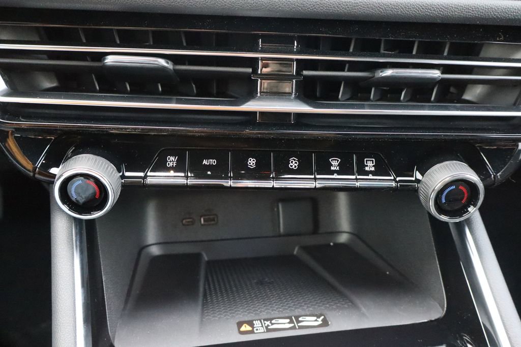 New 2026 Chevrolet Traverse LT w/ Midnight/Sport Edition image 12