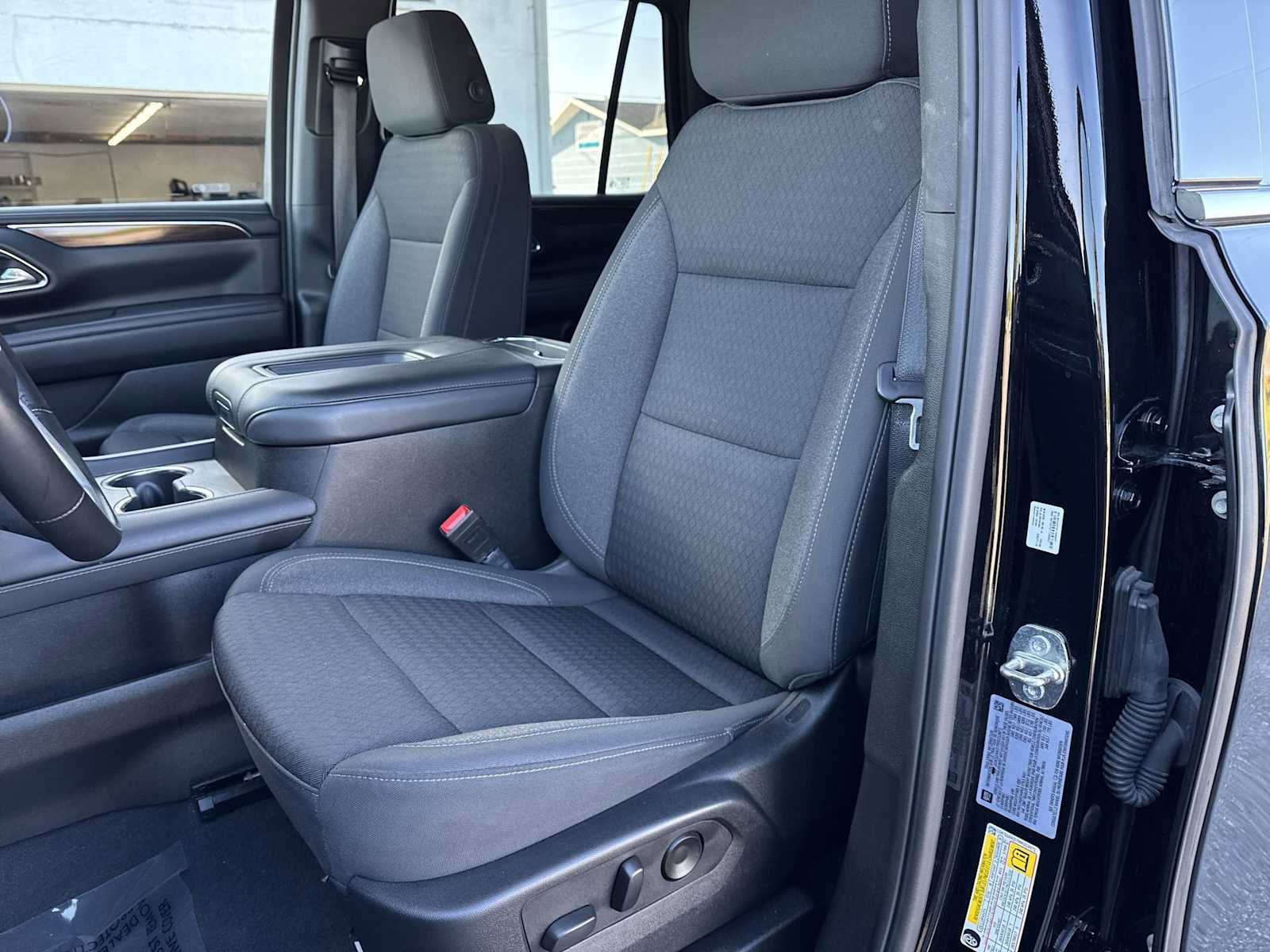 Used 2024 GMC Yukon SLE AWD/4WD image 24