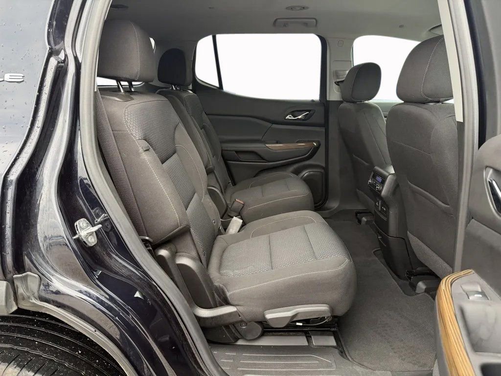 Used 2021 GMC Acadia SLE w/ Driver Convenience Package image 31