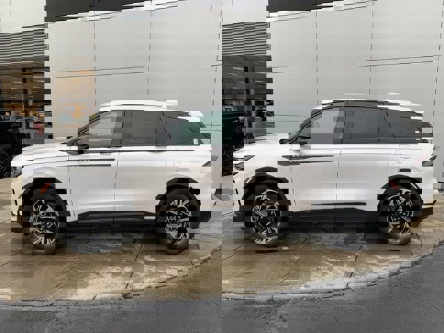 New 2026 Lincoln Nautilus Premier w/ Equipment Group 102A image 9