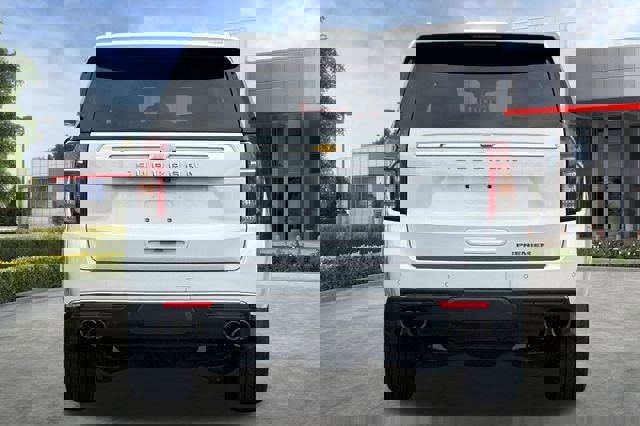 Used 2023 Chevrolet Suburban Premier RWD image 5