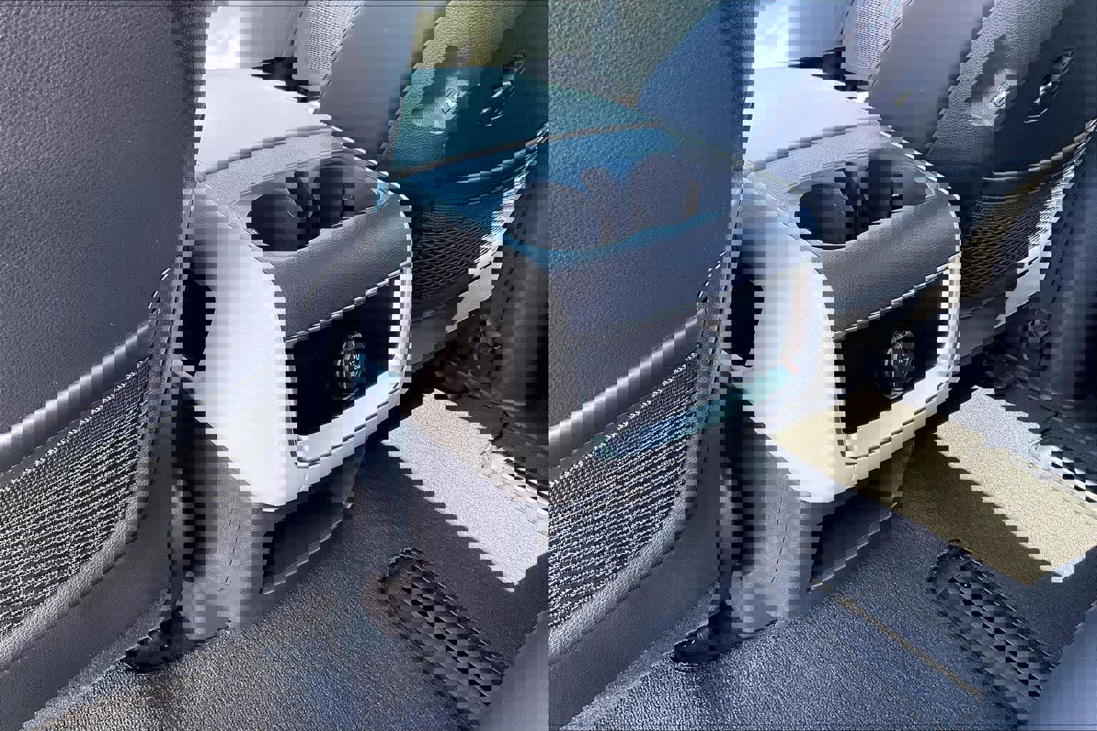 Used 2024 Kia Carnival LX image 34