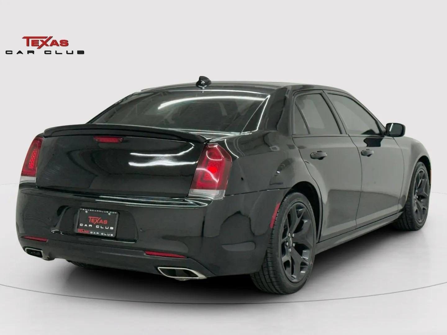 Used 2022 Chrysler 300 S RWD image 5