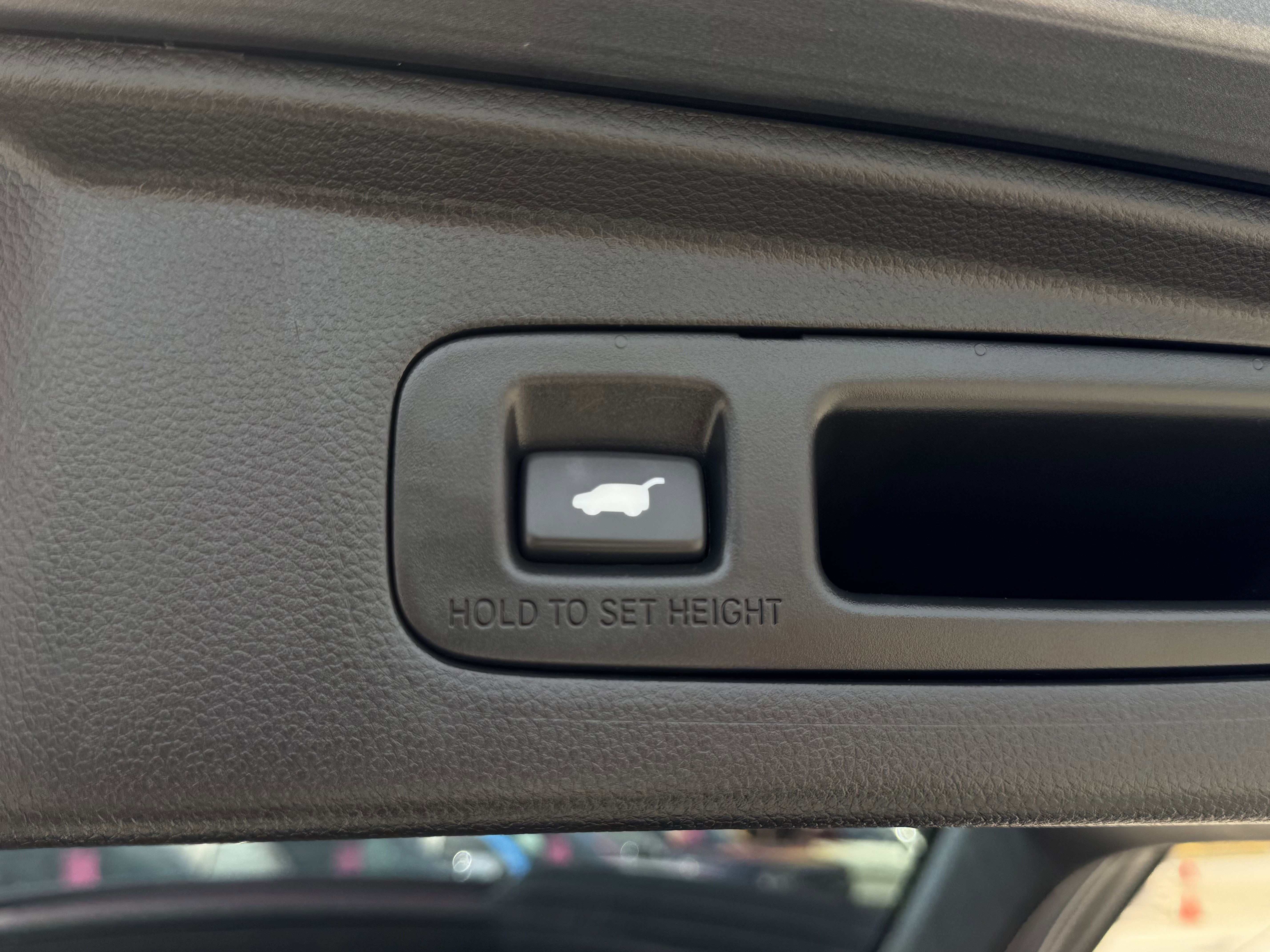 Used 2025 Honda CR-V EX-L image 9