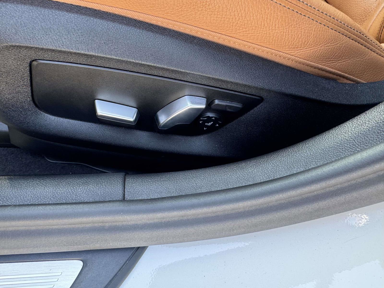 Used 2022 BMW 530i xDrive w/ M Sport Package image 21