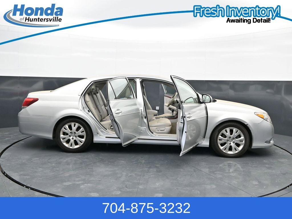 Used 2011 Toyota Avalon Limited FWD image 30