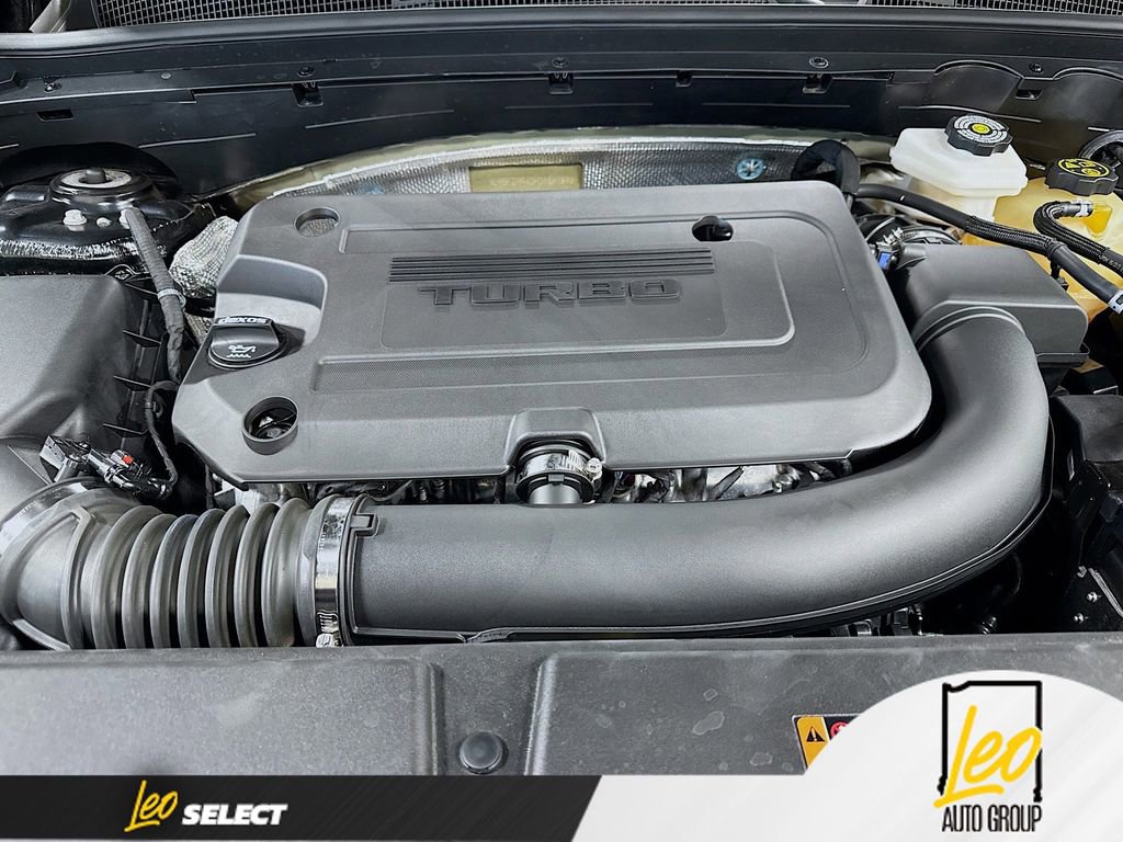 Used 2023 Buick Envision Essence w/ Sport Touring Package image 30