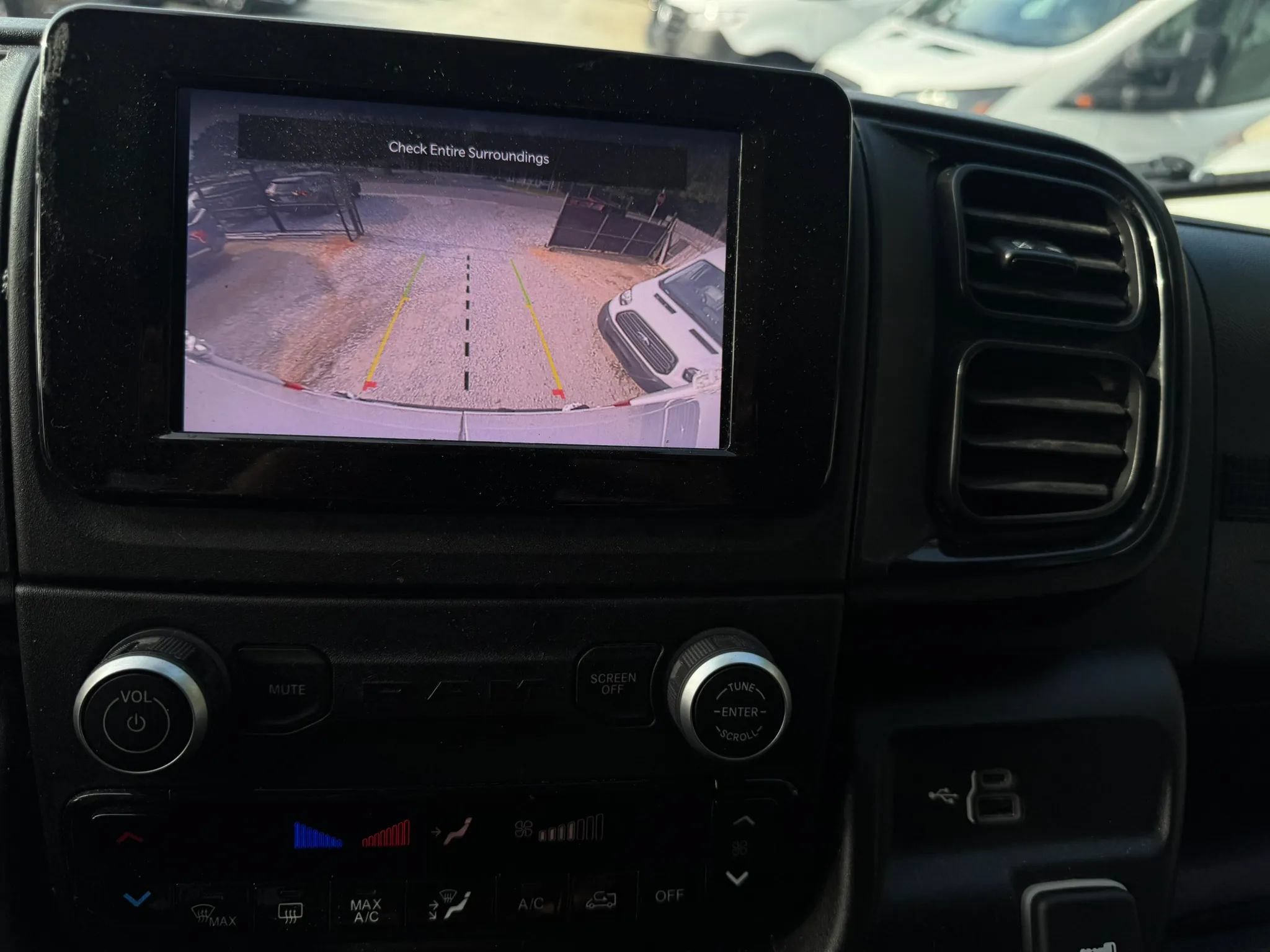 Used 2023 RAM ProMaster 3500 FWD image 13