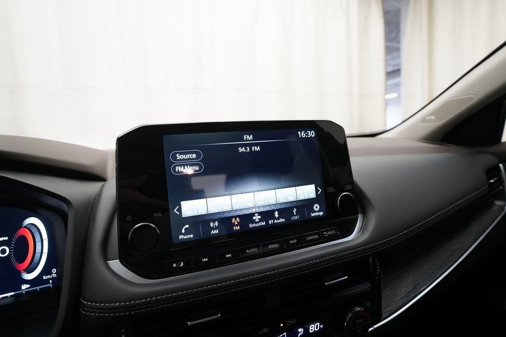 Used 2023 Nissan Rogue Platinum w/ Platinum Premium Package image 6